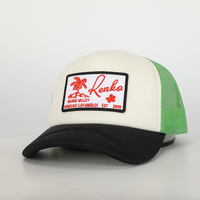 Casquette de camionneur de sport unisexe de haute qualité OEM Classics 5 panneaux en maille avec broderie personnalisée sur le côté avec écusson et logo