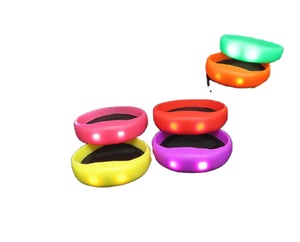 Pulsera Luminosa con Control Remoto para Animar Eventos, Conciertos y Fiestas, Venta al Por Mayor de Fábrica - Product Image 1