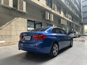 <span class=keywords><strong>BMW</strong></span> Série 1 d'occasion <span class=keywords><strong>2018</strong></span> LCI <span class=keywords><strong>118i</strong></span> Design Edition 1.5T 136HP 6AT Berline compacte Euro V - Product Image 4