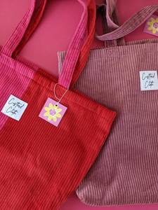 <span class=keywords><strong>Borsa</strong></span> per la spesa in velluto a coste rosa e rosso grande <span class=keywords><strong>borsa</strong></span> Casual a contrasto con etichetta personalizzata <span class=keywords><strong>borsa</strong></span> a <span class=keywords><strong>tracolla</strong></span> in velluto a coste per i viaggi - Product Image 5