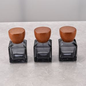 30ml 50ml Screw Top Frosted Glass <b>Empty</b> Perfume <b>Bottle</b> <b>Spray</b> Refillable Subpackage <b>Bottle</b> In Stock - Product Image 2