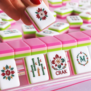 Fichas de Mahjong Americanas Personalizadas, Acrílicas de 4 Capas en Rojo Rosa con Caras Grabadas de Otoño y Arándanos - Product Image 3