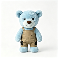 Adorable Ours en Peluche Bleu avec Salopette Cargo Kaki – Mignonne Poupée Ours Rembourrée, Compagnon Doux en Peluche, Jouet Animal en Peluche