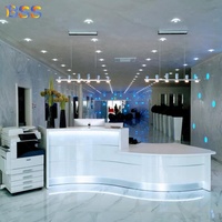 Escritorio frontal para oficina médica, Ultra moderno, blanco, Coriano, forma curvada, personalizado, con luz azul