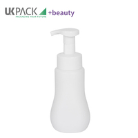 UKPACK UKF13 Bouteille en mousse plastique HDPE 230ml contenant de savon liquide avec pulvérisateur à pompe pour lavage corporel masque facial emballage de shampooing