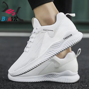 รองเท้าวิ่งโลโก้แบบกำหนดเอง รองเท้ากีฬาถักทอแบบ Fly Woven สีดำ รองเท้าลำลองผู้ชาย - Product Image 5