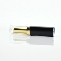 Tube de gloss à lèvres en plastique noir et or personnalisé, design carré, emballage de luxe pour rouge à lèvres et blush, marquage à chaud, marques de beauté haut de gamme