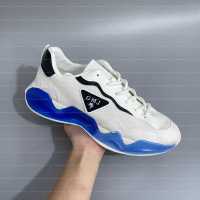 Les chaussures de sport à fond plat respirantes en maille sont des chaussures de basket-ball à la mode, confortables, décontractées et à coupe basse pour hommes