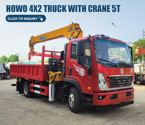 Grue montée sur camion Dongfeng rouge avec flèche jaune et plateau de chargement - Product Image 2
