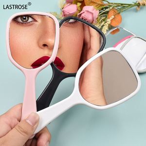 Espejo de Maquillaje Portátil con Luz, Lindo y Novedoso - Espejo Cosmético de Mano Pequeño para Uso de Belleza - Product Image 3