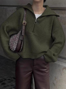 Pull-over en maille rouge uni pour femme, coupe oversize, col polo à demi-zip, style mode hiver, vente en gros - Product Image 5