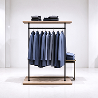 Présentoir de Magasin de Vêtements avec Cadre en Tube Doré, Poteau en Bois, Base en Marbre et Tringle Suspendue, Certifié CE ETL, Vente en Gros pour Boutiques