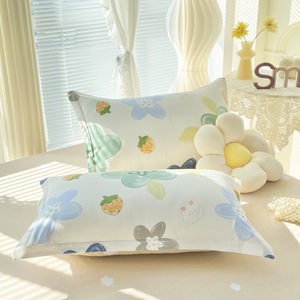 Set di Biancheria da Letto Premium in Cotone 100% a Quattro Pezzi con Motivo Floreale, Resistente all'Abrasione, per Dormitorio e Camera da Letto - Product Image 3