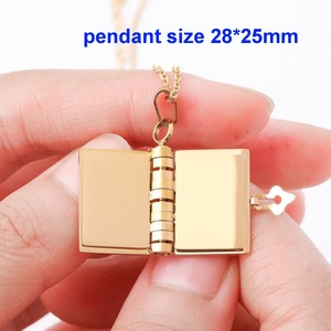 Chihang Acero inoxidable 18K Oro PVD Plateado Cuaderno en blanco Colgante Collar Titanio Acero Grabado personalizado Carta Libro Collar - Product Image 6