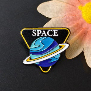 4 pzs. Pin esmaltado de Saturno de la <span class=keywords><strong>NASA</strong></span>, broche de galaxia y universo, insignia de solapa de planeta para mochila, <span class=keywords><strong>chaqueta</strong></span>, sombrero, regalo - Product Image 2