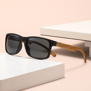 Gafas de Sol de Imitación de Bambú para Hombre, Ligeras, con Protección UV - Product Image 4