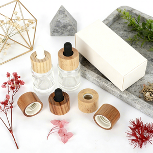 Vente en gros de couvercles en bois personnalisés pour cosmétiques avec capuchon en bambou Sapele pour emballage de pots et flacons de crème, gravure de logo - Product Image 3