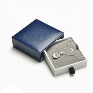 Scatola regalo quadrata in velluto con cassetto in cartone di lusso personalizzato per gioielli e oggetti di lusso - Product Image 2