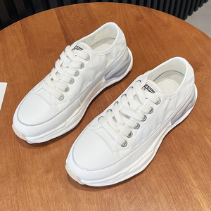 Venta al por mayor de zapatos casuales de <span class=keywords><strong>mujer</strong></span> con diseño plano elevado, nuevos zapatos de punta redonda, zapatos deportivos simples <span class=keywords><strong>y</strong></span> lujosos para <span class=keywords><strong>mujer</strong></span> - Product Image 3