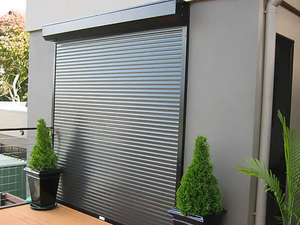 <span class=keywords><strong>Porte</strong></span> <span class=keywords><strong>de</strong></span> <span class=keywords><strong>garage</strong></span> à enroulement automatique en aluminium isolée thermiquement, <span class=keywords><strong>porte</strong></span> à enroulement <span class=keywords><strong>motorisée</strong></span> silencieuse en mousse PU pour villa <span class=keywords><strong>de</strong></span> luxe - Product Image 6