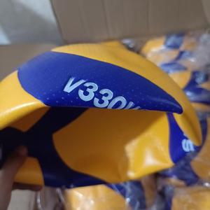 Ballon de volley-ball personnalisé en cuir PU souple de haute qualité V200/V200w/V320w, motif dessin animé, antidérapant, léger, pour l'entraînement - Product Image 3