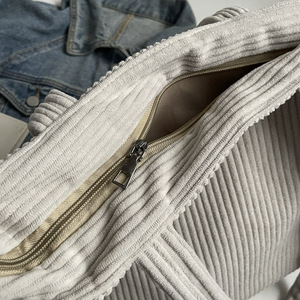 2025 transfrontalier femme velours <span class=keywords><strong>sac</strong></span> à bandoulière velours côtelé <span class=keywords><strong>sac</strong></span> fourre-tout Simple couleur unie grande capacité femme sacs à <span class=keywords><strong>main</strong></span> - Product Image 6