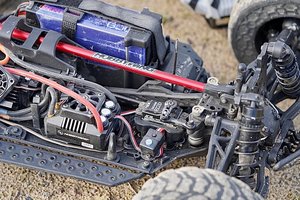 AGFRC A81BHMW Motor sin Escobillas Impermeable IP67 de 0.085s con Engranajes de Acero de Alto Torque de 45kg para Autos y Barcos RC 1/8 - Product Image 5