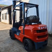Moteur à gaz propane liquide / diesel pour chariot élévateur Toyota, levée 4,0-4,5 mètres, 3 étages, déplacement latéral, capacité 3 tonnes, pompe de boîte de vitesses