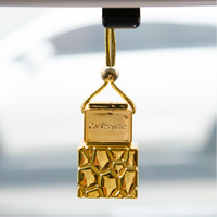 Bas quantité minimale de commande forme carrée Glod verre voiture bouteilles de parfum pendentif 10ml parfum vide suspendu voiture diffuseur bouteille en gros