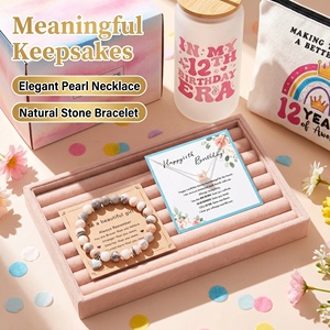 Coffret Cadeau Anniversaire <span class=keywords><strong>12</strong></span> Ans Fille Lunaire Personnalisable : Gobelet, Pochette, Chaussettes, Bracelet, Carte de Vœux – Idéal pour Fête d'Anniversaire - Product Image 3