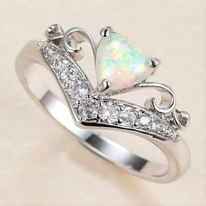 Anello da donna con pietre intarsiate a forma di cuore e floreali, design elegante e delicato, per tutti i giorni, per feste, stile principessa, gioiello da dito, regalo - Product Image 1