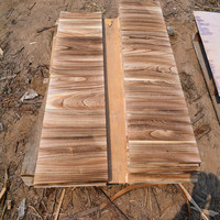 Usine de bois chinoise - Planches de bois massif en paulownia carbonisé sur mesure avec finition vieillie pour étagères et meubles