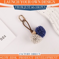 Pendentif de sac en cuir pompon bleu et blanc, personnalisable OEM pour les détaillants, décor pour sac bandoulière, accent de villa, cordon pour lunettes de soleil, souvenir de plage