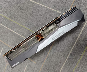 Carte graphique GPU Gigabyte RX <span class=keywords><strong>6900</strong></span> <span class=keywords><strong>XT</strong></span> 16 Go Triple Fan d'occasion - Product Image 3