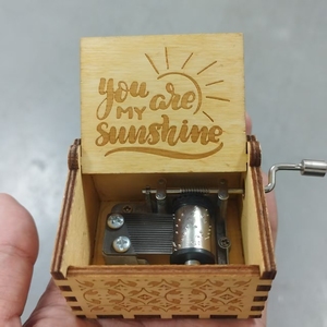Caja de música de Sol de madera artesanal personalizada de fábrica con canción personalizada regalo de San Valentín - Product Image 5