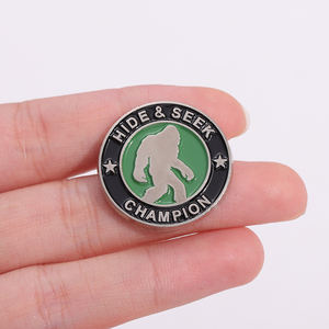 เข็มกลัดเคลือบรูปการ์ตูนบิ๊กฟุตเครื่องประดับแฟชั่นสำหรับเพื่อน - Product Image 1