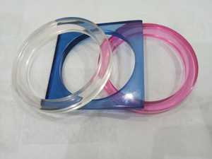 Bracelets en résine de conception de luxe fabriqués en Inde pour filles Bracelets en résine à usage décontracté disponibles en vrac - Product Image 3