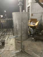 Agitateur de réservoir industriel à double moteur avec boîte de vitesses, arbre vertical en acier inoxydable et pale hélice pour liquides lourds