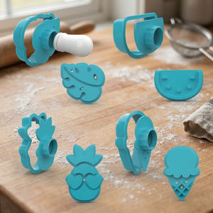 Juego de Cortadores y Sellos de Galletas Tropicales - Moldes de Fondant con Temática de Verano: Sandía, Piña y Helado, con Mango Intercambiable - Product Image 1