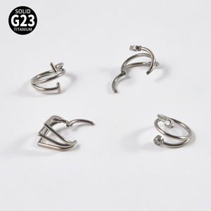 Piercing de cartílago de titanio ASTM F136 con anillo de nariz cerrado curvado, bola pavimentada con circonita y diseño de gota de agua de tres capas marquise - Product Image 3