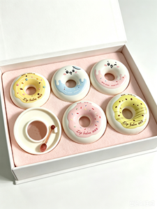 <span class=keywords><strong>Baume</strong></span> à <span class=keywords><strong>lèvres</strong></span> hydratant en gros 12G en forme de donut, parfum lait, à base minérale, en stock – Gommage embellissant saveur fraise et sucre de fruits - Product Image 4