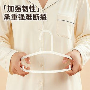 Cintre en velours antidérapant avec crochet rectangulaire pour l'organisation des vêtements dans la maison, la garde-robe et le placard - Product Image 5