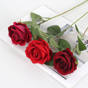 Roses artificielles en velours Jessie, 12 pièces, couleurs mélangées, pour décorations de mariage et de la Saint-Valentin - Product Image 4