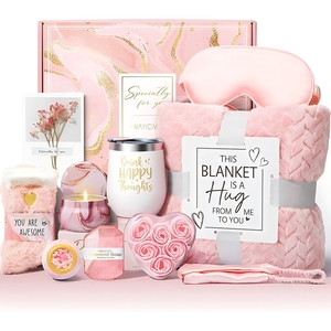Coffret Cadeau Luxueux de Détente Hivernale pour la Saint-Valentin pour Femme Kit Spa avec Chaussettes Douillettes Bombes de Bain Tasse Thermique Paquet Bien-Être - Product Image 1