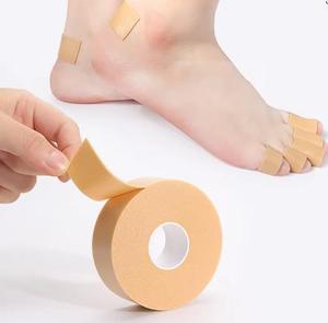1 Rollo de Cinta Adhesiva Invisible de Espuma Antiabrasión para Pies, Protector de Talón Antideslizante, Cinta Protectora de Dedos de EVA Elástica y Gruesa - Product Image 1