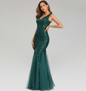 Nuevo vestido de lentejuelas europeo y de Oriente Medio para novias, vestido de noche rojo con corte de cola de pez y ajuste ceñido para banquetes. - Product Image 5