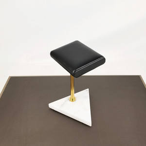 ฐานหินอ่อนสามเหลี่ยมนาฬิกากันน้ำขาตั้งโชว์ทำจากหนังสีดำสำหรับ Apple Watch - Product Image 6