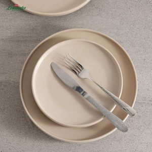 <span class=keywords><strong>Piatti</strong></span> Ingrosso in <span class=keywords><strong>Ceramica</strong></span> Stoneware Stile Giapponese Nero Bianco Rosso Beige con Bordo Verticale e Finitura Lucida per Vassoi da Ristorante e Hotel - Product Image 4