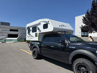 2025 nouveau modèle de luxe cuisine pliable tout-terrain pick-up RV caravane pas cher Celula Abitativa camping-car pour voyage vente camion