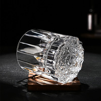 Tasse en verre de spiritueux en relief de cristal de style classique européen créatif pour cocktail de whisky et de brandy